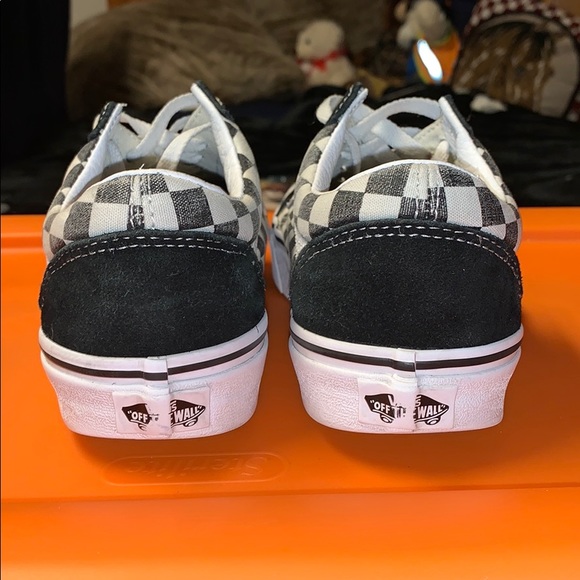 Vans - Picture 8 of 10